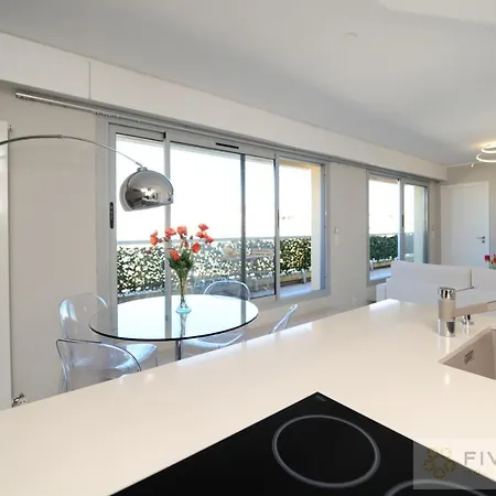 Riviera Five Stars Holiday House Apartment